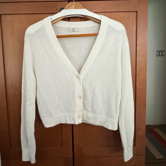 Wilfred Aritzia Light Cropped Cardigan Button Up Sweater - Picture 3 of 6